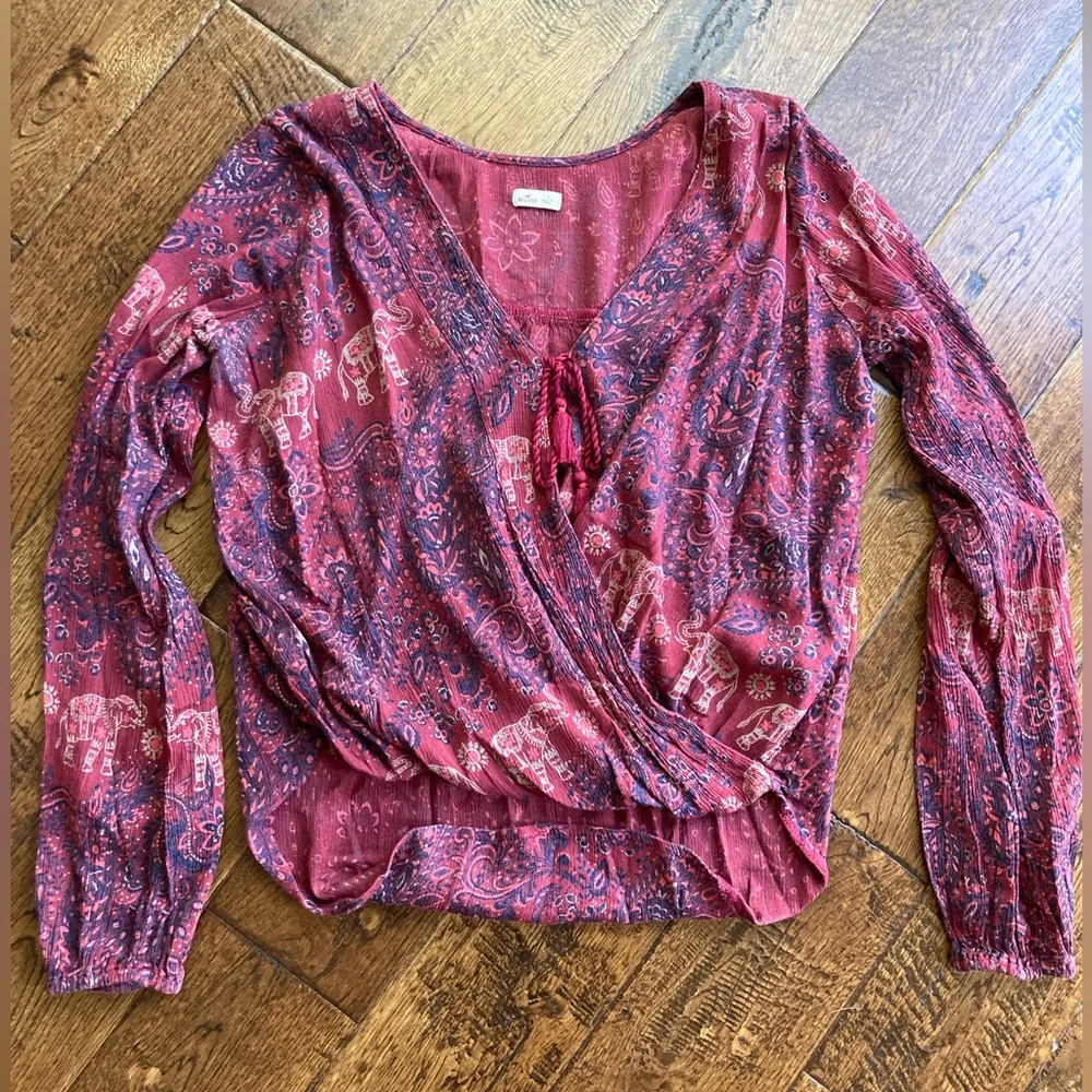 Hollister Boho Top; Women’s Small; Red + Blue Elephant print - Picture 1 of 6